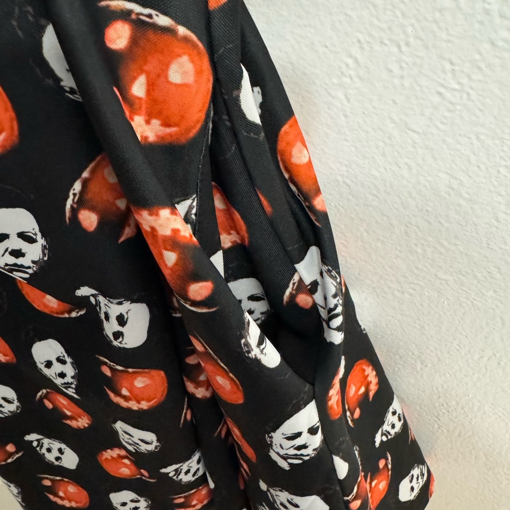 Hot Topic Halloween/Michael Myers Black and Orange Skirt with suspenders. - Picture 4 of 4